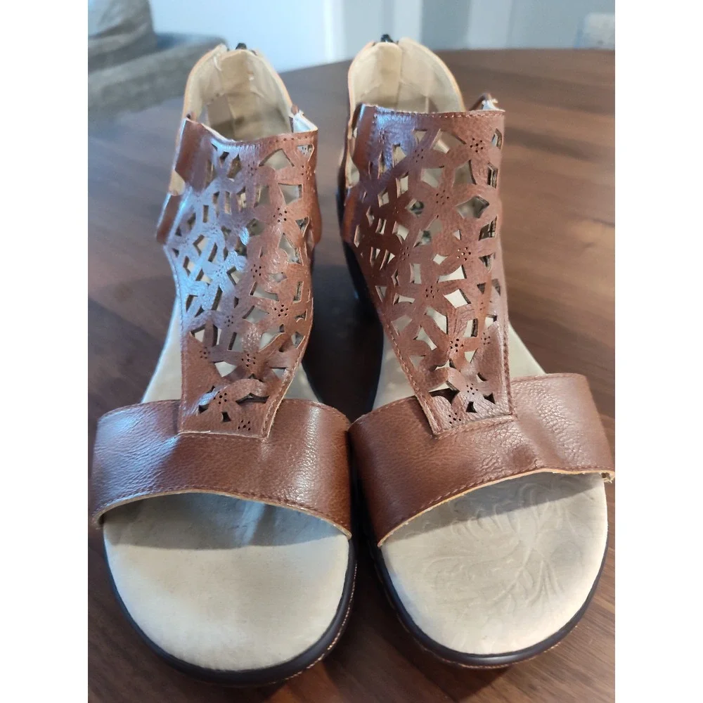 JBU Jambu Brown Laser Cut Wedge Sandals Memory Foam Back Zip Womens 9M